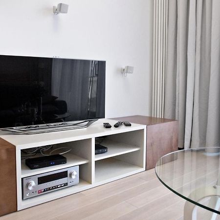 Triton Park Accommodation By P&O Serviced Apartments Varsovie Extérieur photo