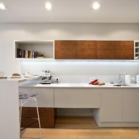 Triton Park Accommodation By P&O Serviced Apartments Varsovie Extérieur photo