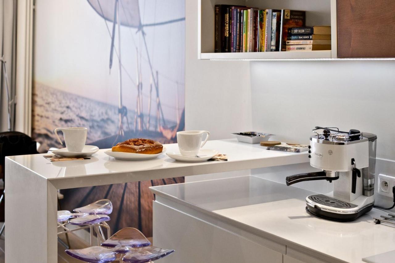 Triton Park Accommodation By P&O Serviced Apartments Varsovie Extérieur photo
