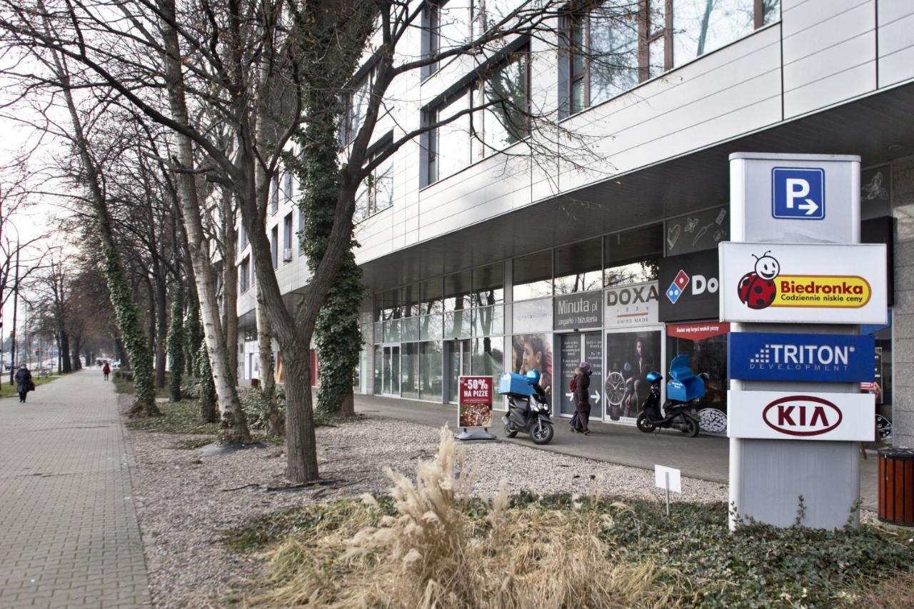 Triton Park Accommodation By P&O Serviced Apartments Varsovie Extérieur photo