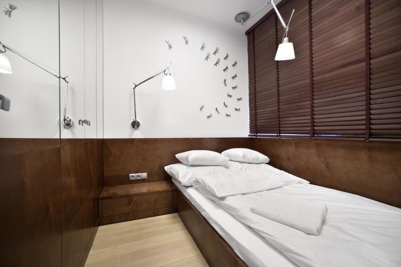 Triton Park Accommodation By P&O Serviced Apartments Varsovie Extérieur photo